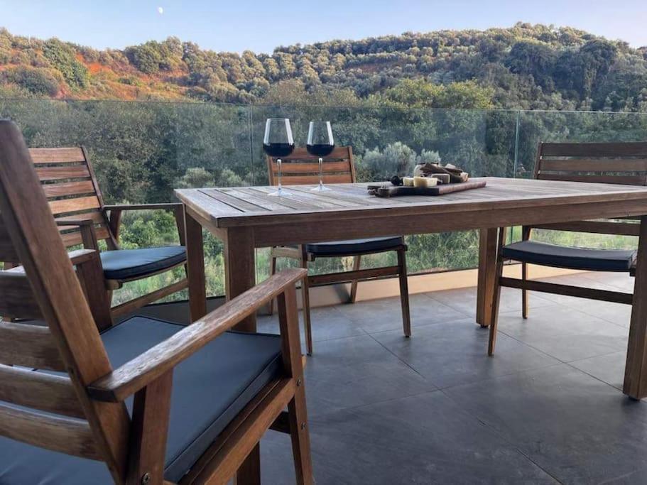 Ek Ornelakis, Luxury Country House With Jacuzzi Chania  Bagian luar foto
